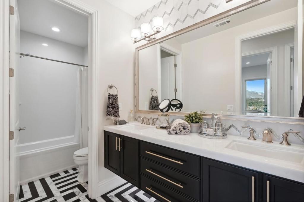 6246 Massara Street Property Photo 61