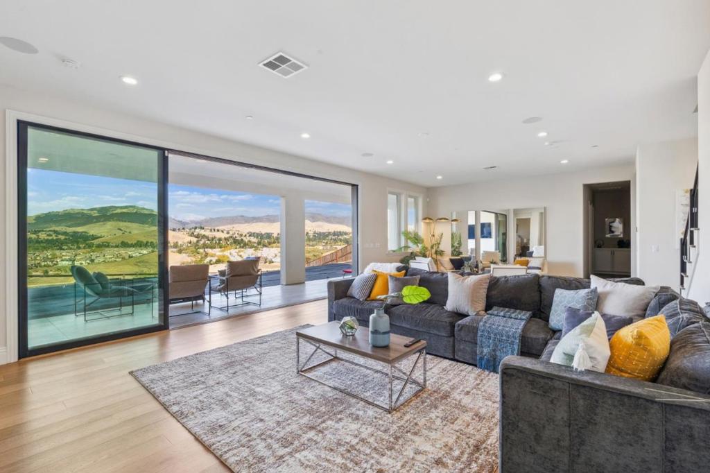 6246 Massara Street Property Photo 66