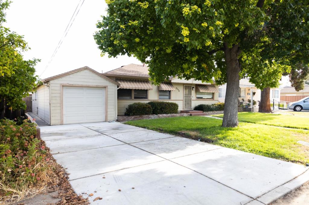 2178 Monticello Avenue Property Photo 3