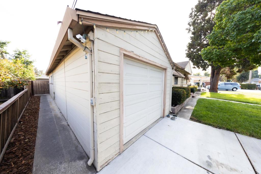 2178 Monticello Avenue Property Photo 5