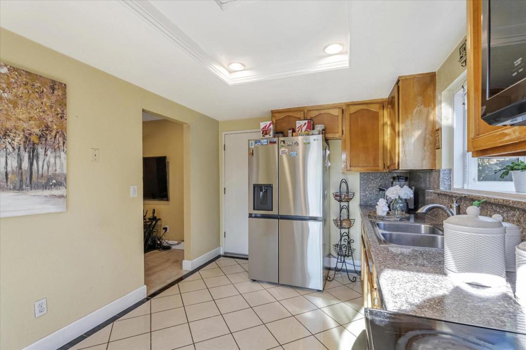 1054 Minoru Drive Property Photo 9