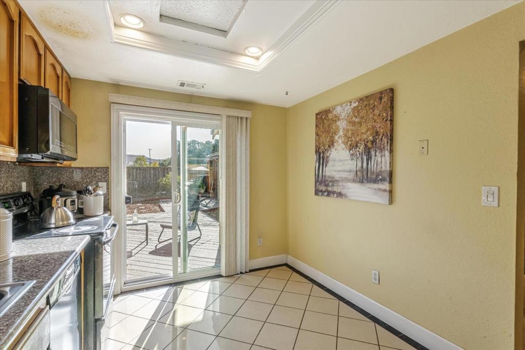 1054 Minoru Drive Property Photo 10