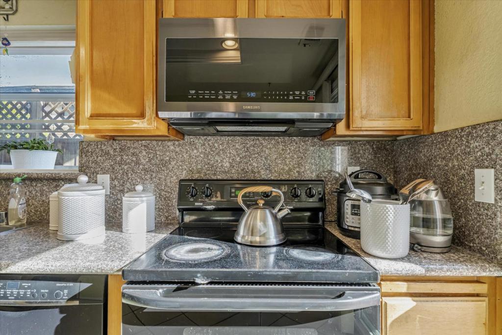 1054 Minoru Drive Property Photo 12