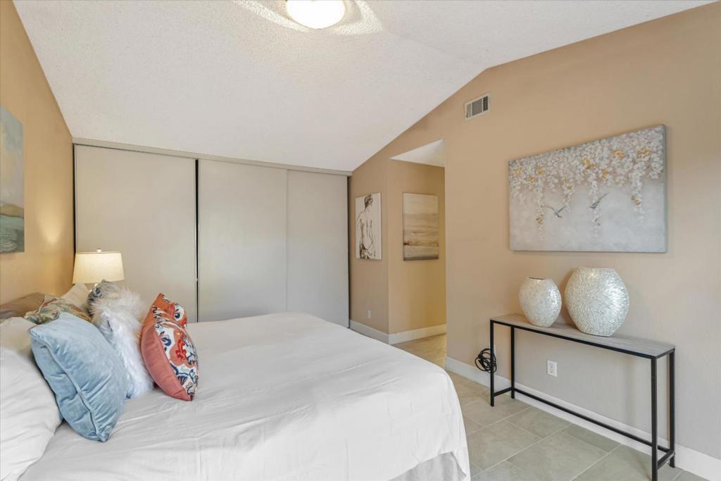 1054 Minoru Drive Property Photo 21