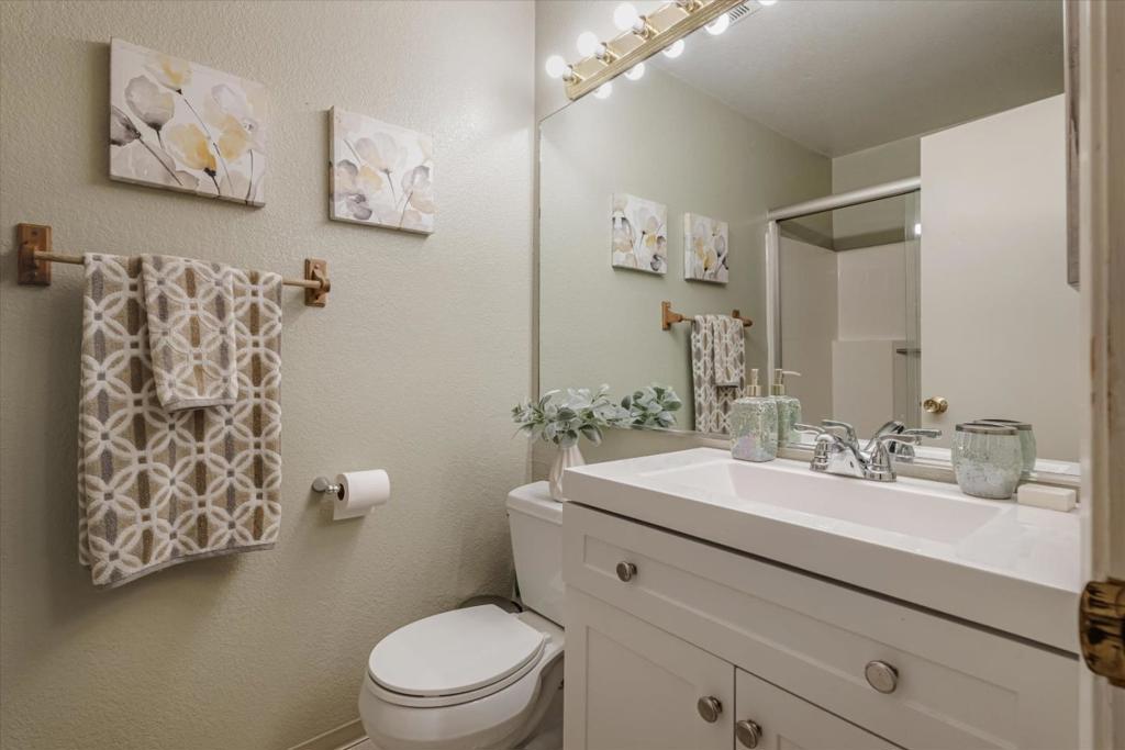 1054 Minoru Drive Property Photo 25