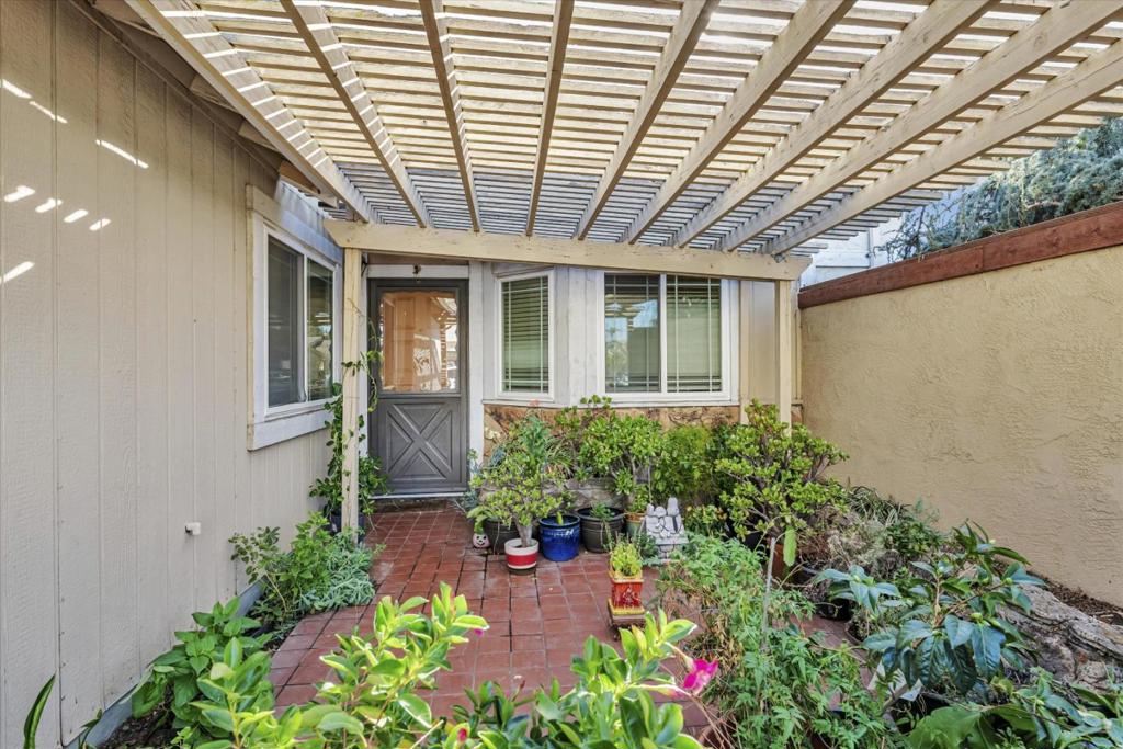 1054 Minoru Drive Property Photo 28