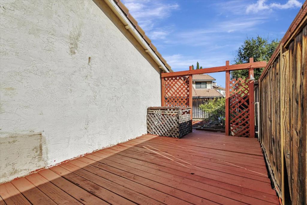 1054 Minoru Drive Property Photo 30