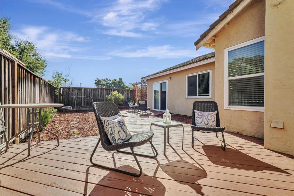 1054 Minoru Drive Property Photo 32