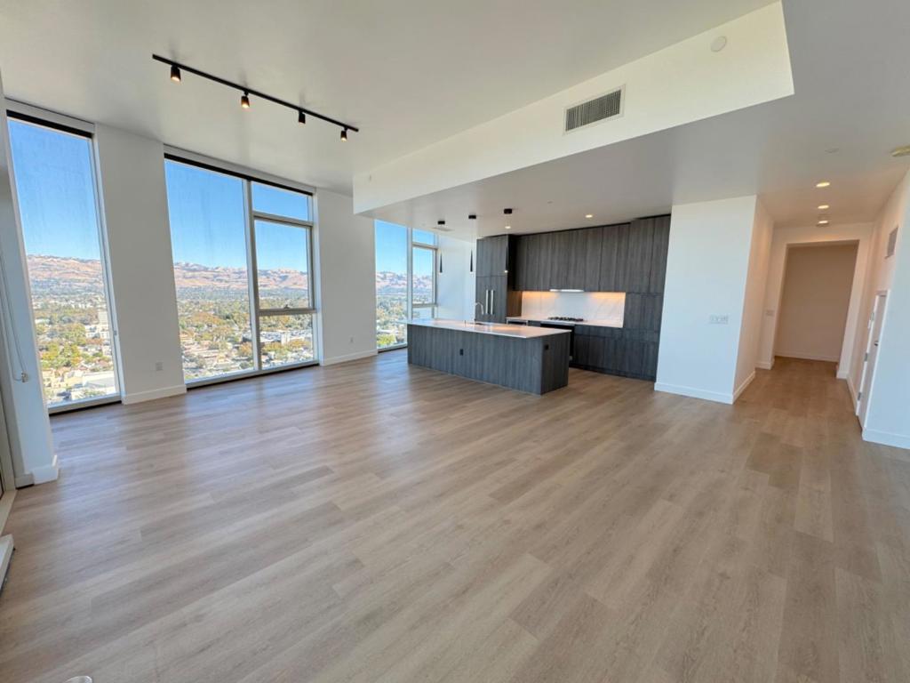 181 E Santa Clara Street 2707 Property Photo