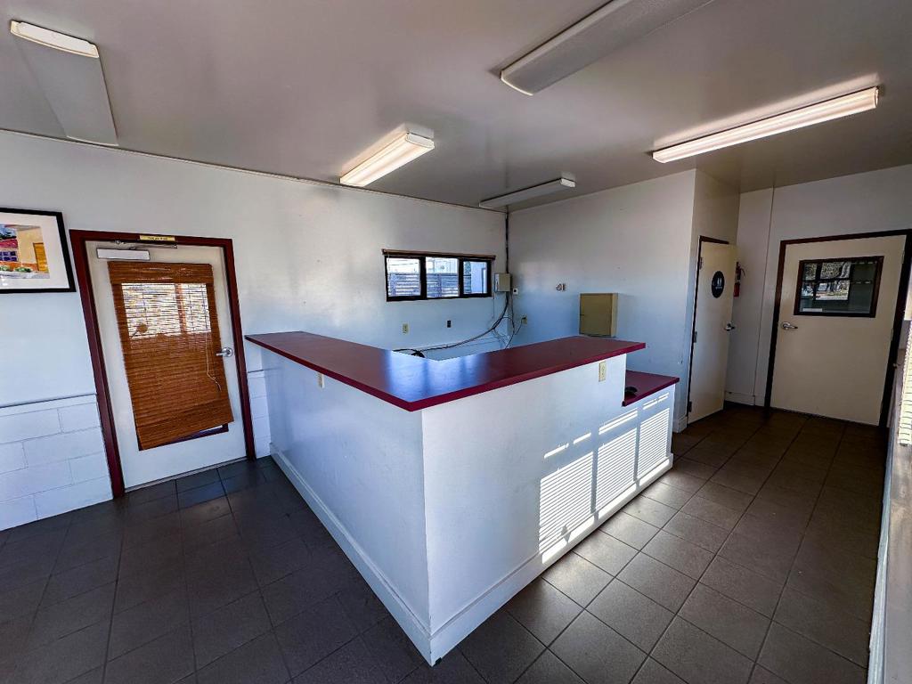 2100 Del Monte Avenue Property Photo 6
