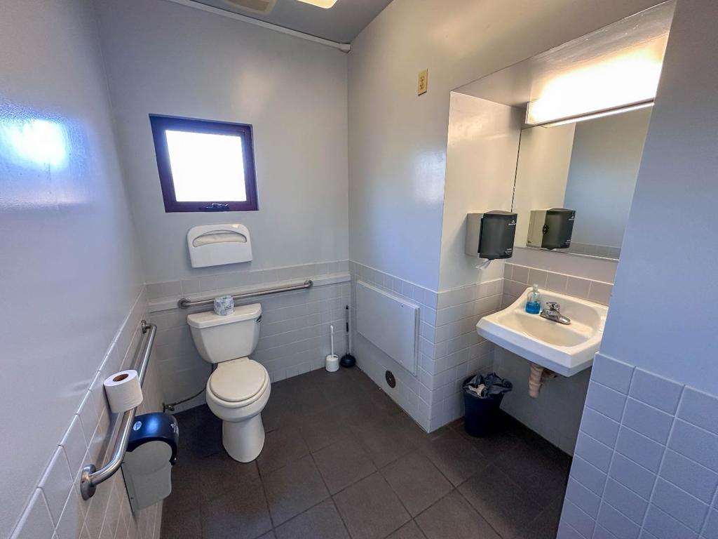 2100 Del Monte Avenue Property Photo 8