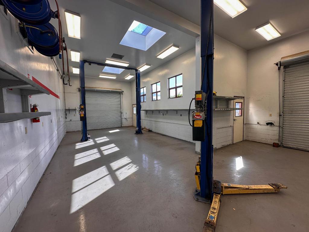 2100 Del Monte Avenue Property Photo 10