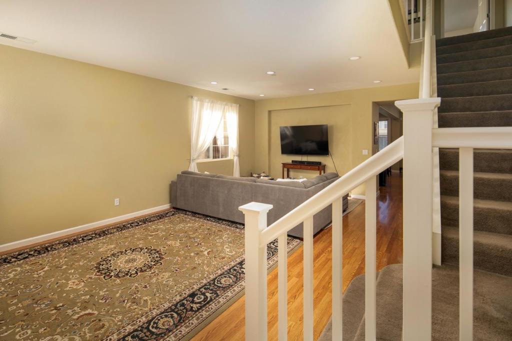 234 Apple Avenue Property Photo 4