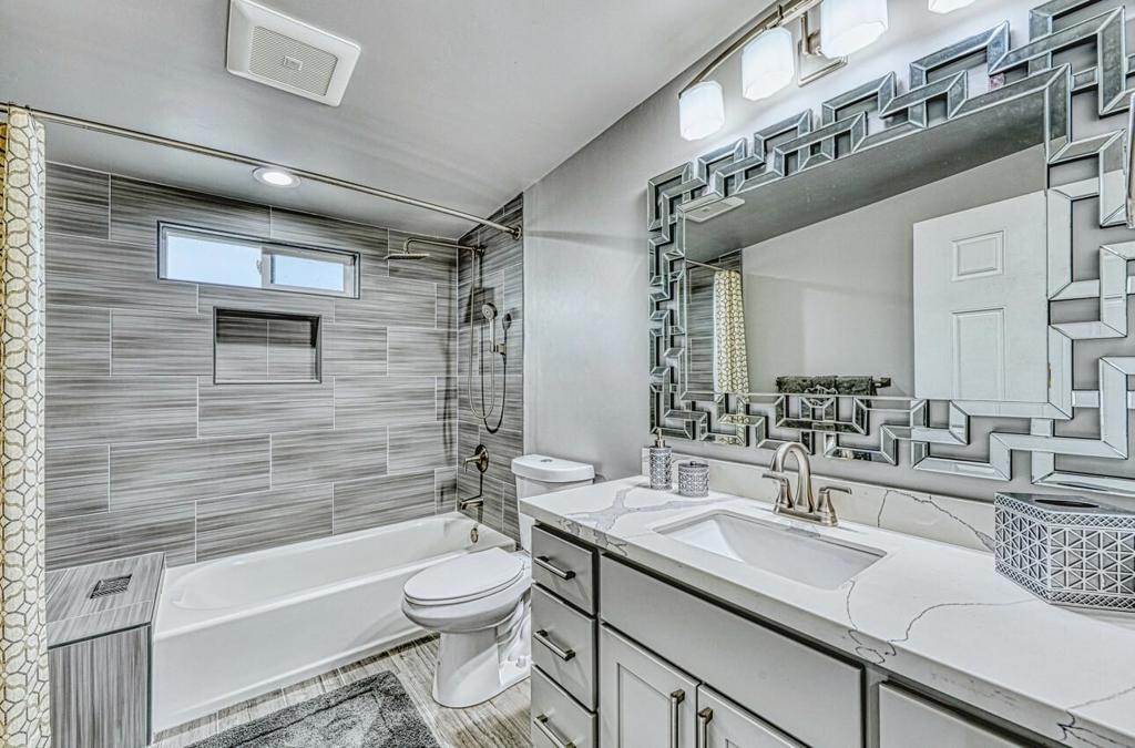 7550 Sandholdt Road Property Photo 9