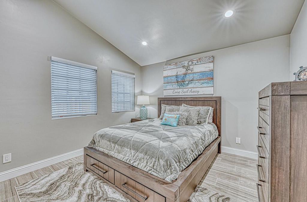 7550 Sandholdt Road Property Photo 16