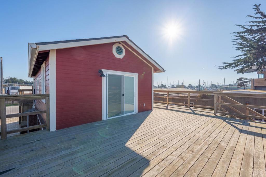 7550 Sandholdt Road Property Photo 49