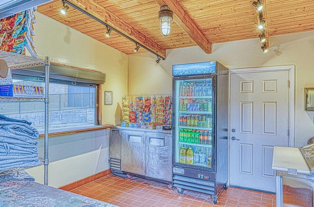 7550 Sandholdt Road Property Photo 73