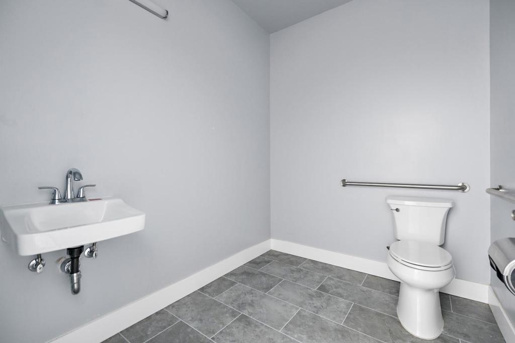2220 Winchester Boulevard Property Photo 10