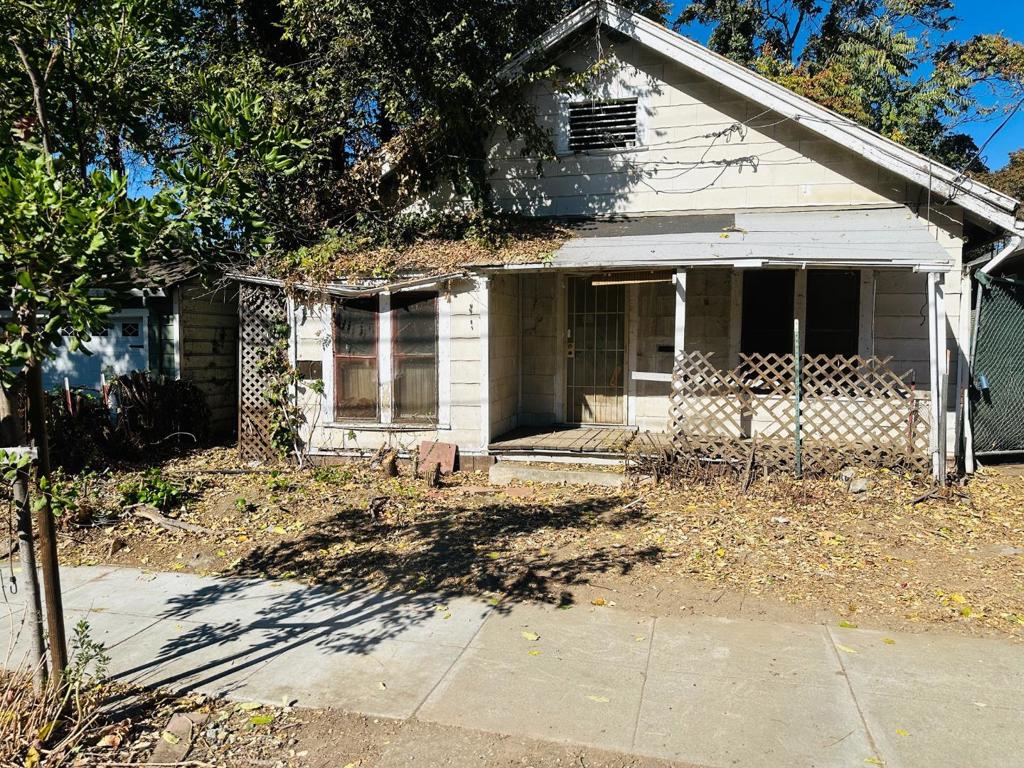 591 Orvis Avenue Property Photo 1
