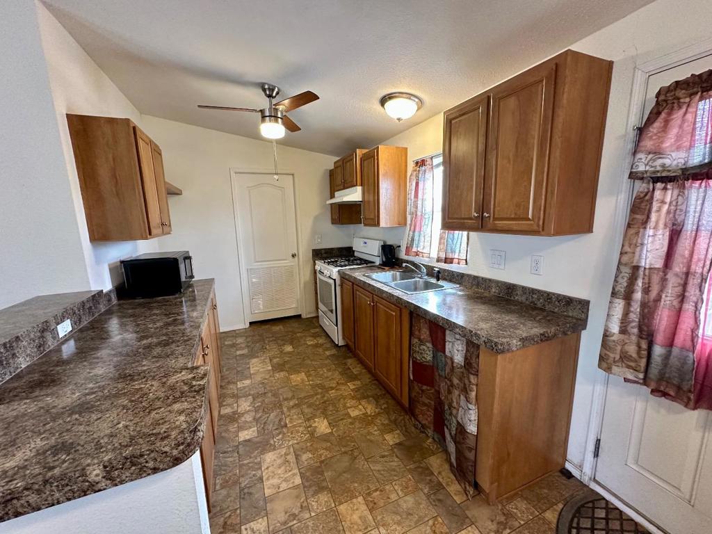 436 N Mercey Springs Road Property Photo 11