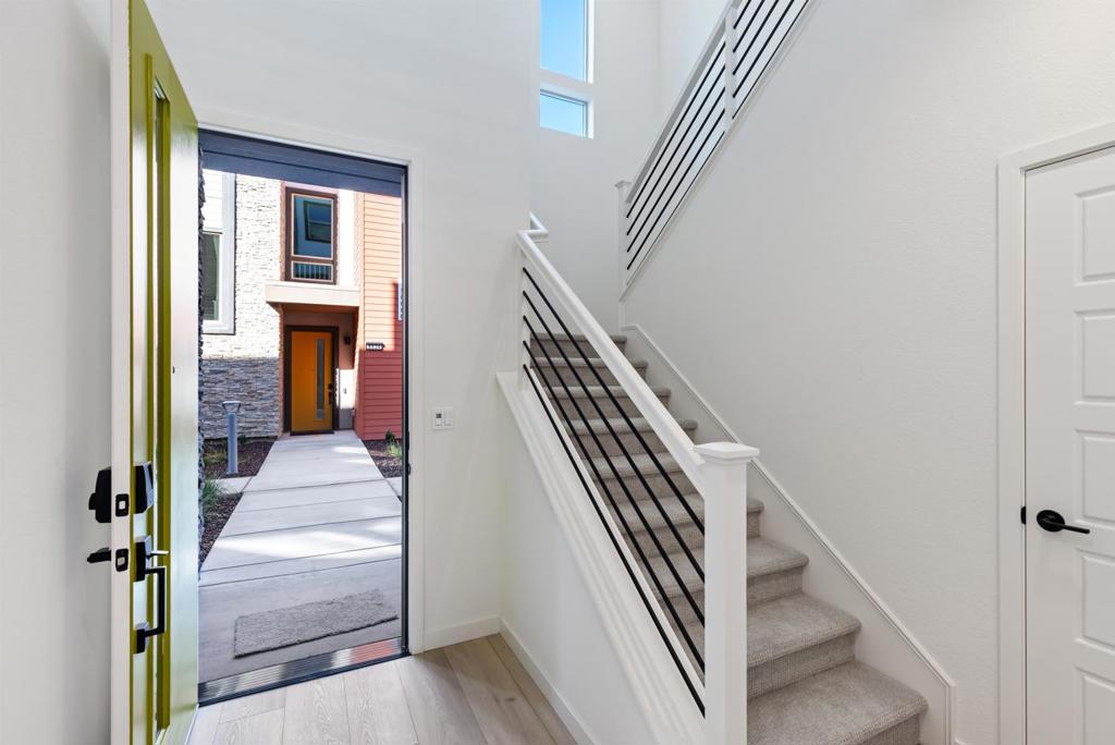 6677 Optimum Loop Property Photo 3