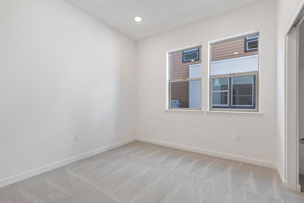 6677 Optimum Loop Property Photo 4