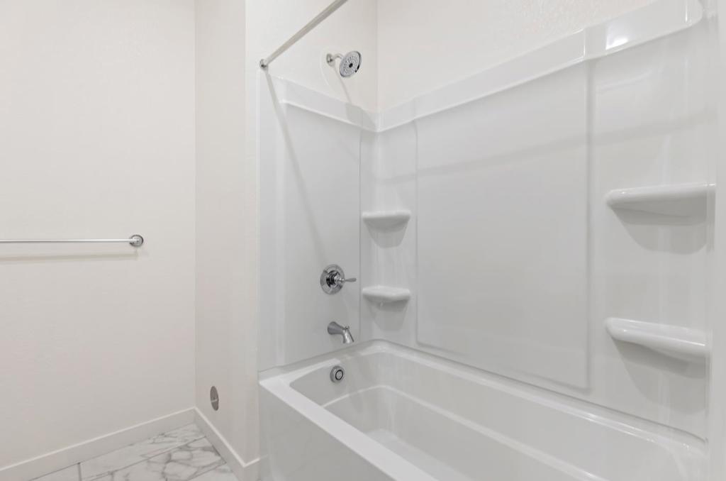 6677 Optimum Loop Property Photo 6