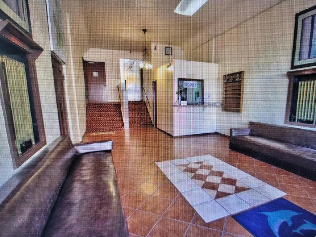 16 E Gabilan Street Property Photo 5