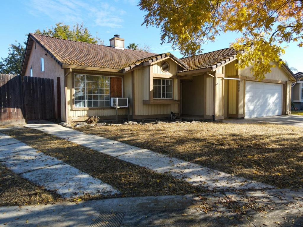 2224 Sunny Creek Way Property Photo 1