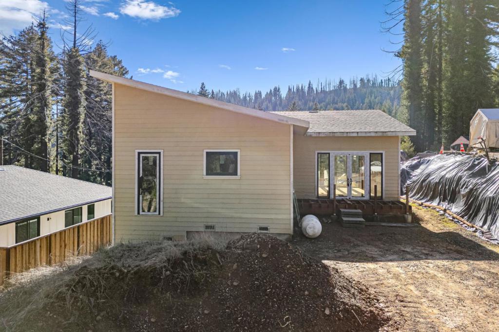 701 Pinecrest Drive Property Photo