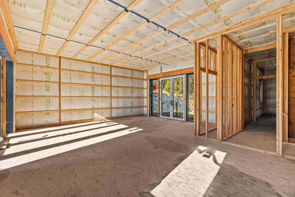 701 Pinecrest Drive Property Photo 10