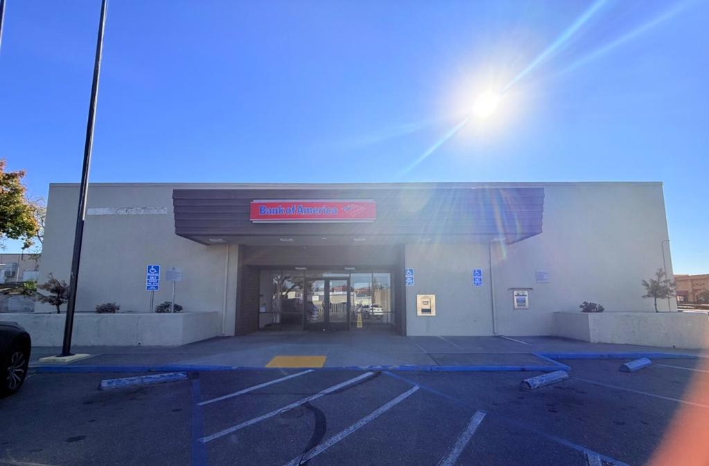 1820 Oro Dam Blvd E Property Photo 3