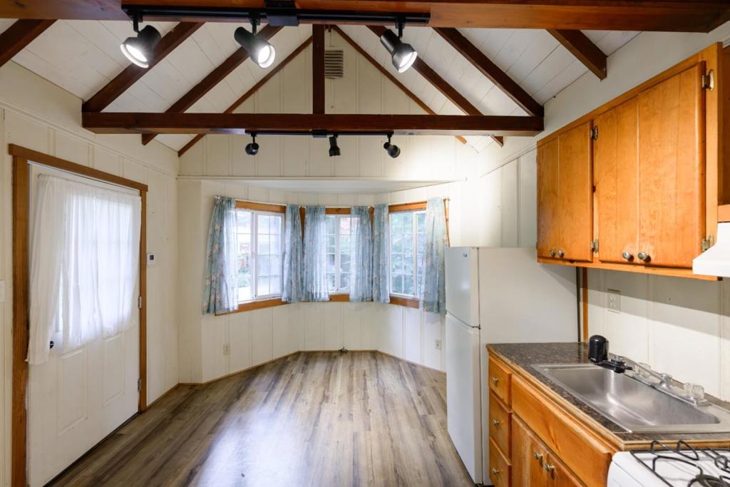 214 Teilh Drive Property Photo 11