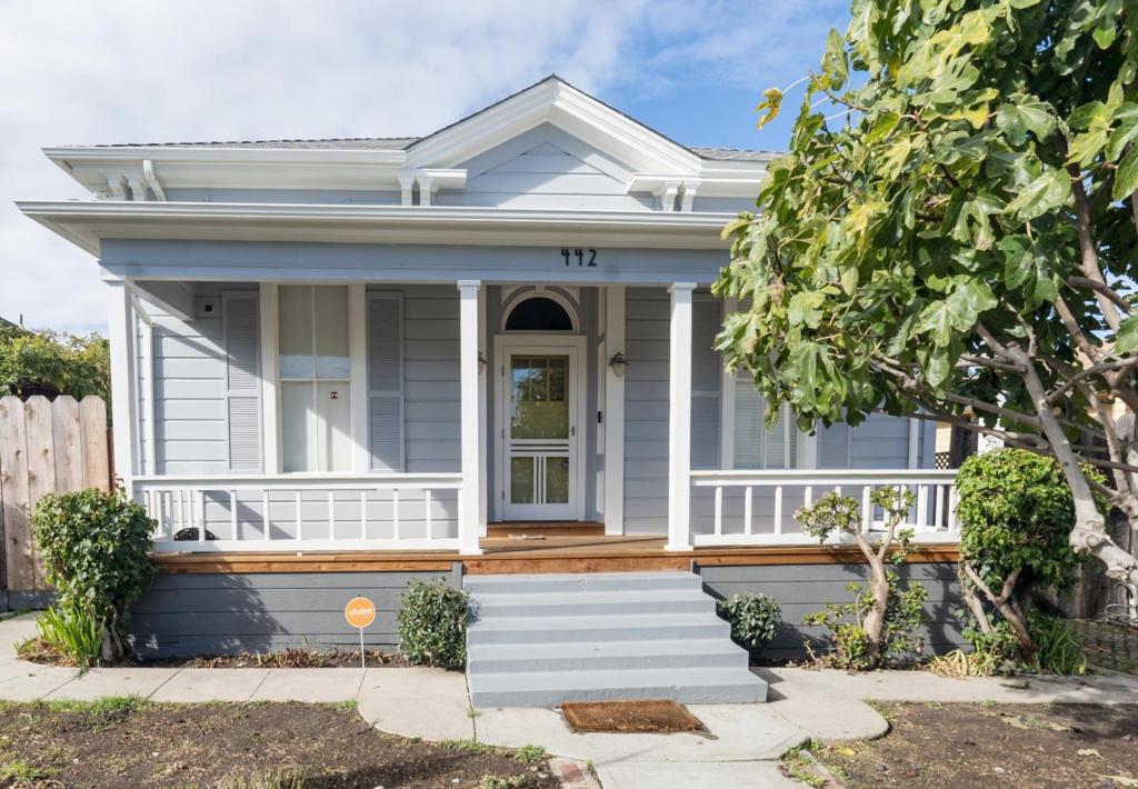 442 Soledad Street Property Photo