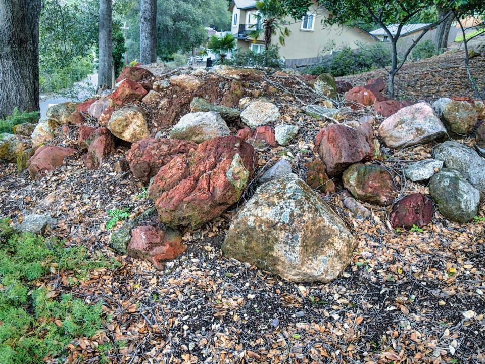 3223 S Lake Drive Property Photo 1