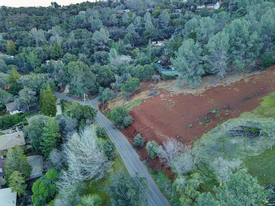 3223 S Lake Drive Property Photo 42