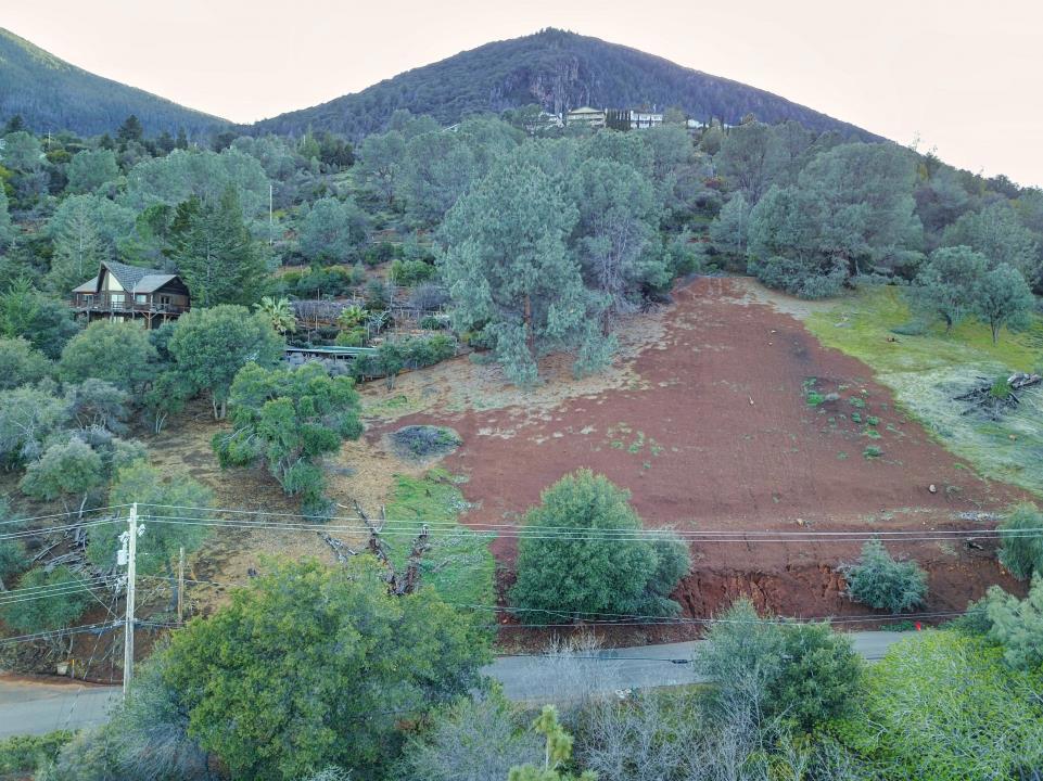 3223 S Lake Drive Property Photo 56