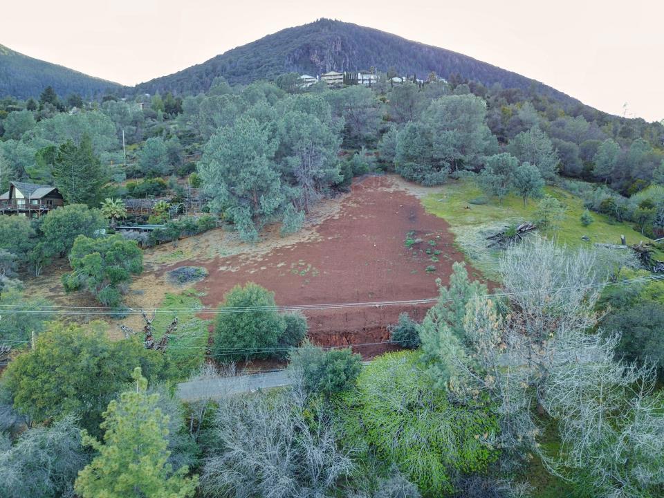 3223 S Lake Drive Property Photo 57