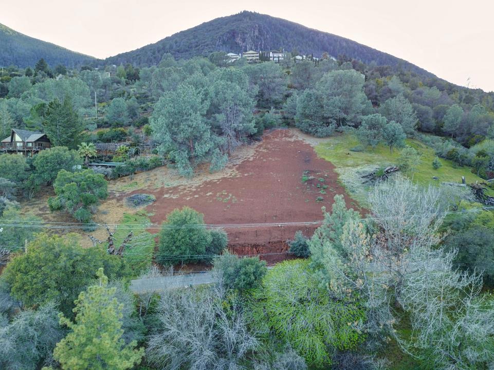 3223 S Lake Drive Property Photo 58