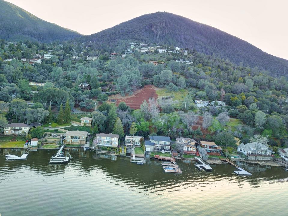 3223 S Lake Drive Property Photo 60