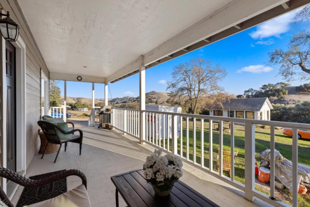 10730 Foothill Road Property Photo 1
