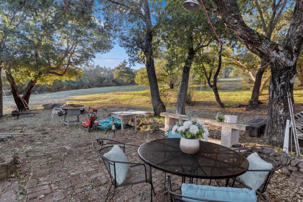 10730 Foothill Road Property Photo 31