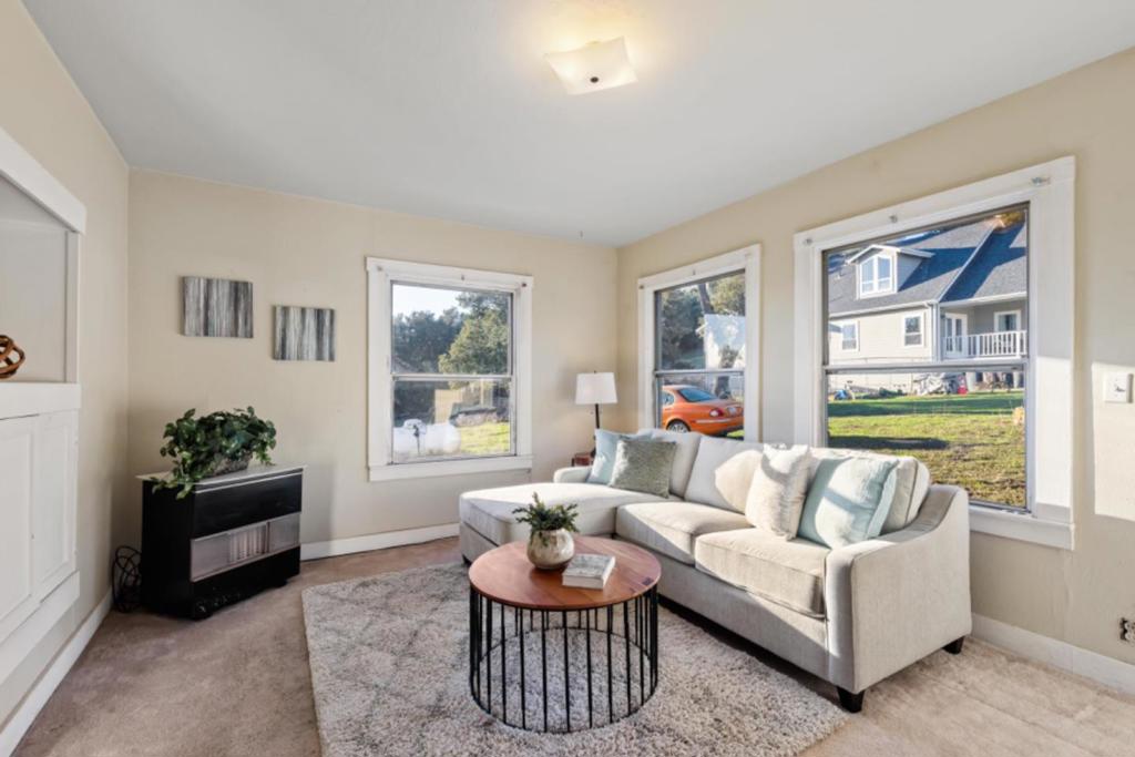 10730 Foothill Road Property Photo 39