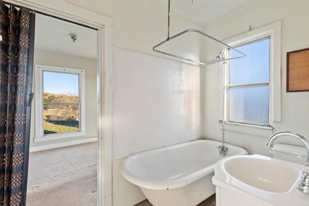 10730 Foothill Road Property Photo 45
