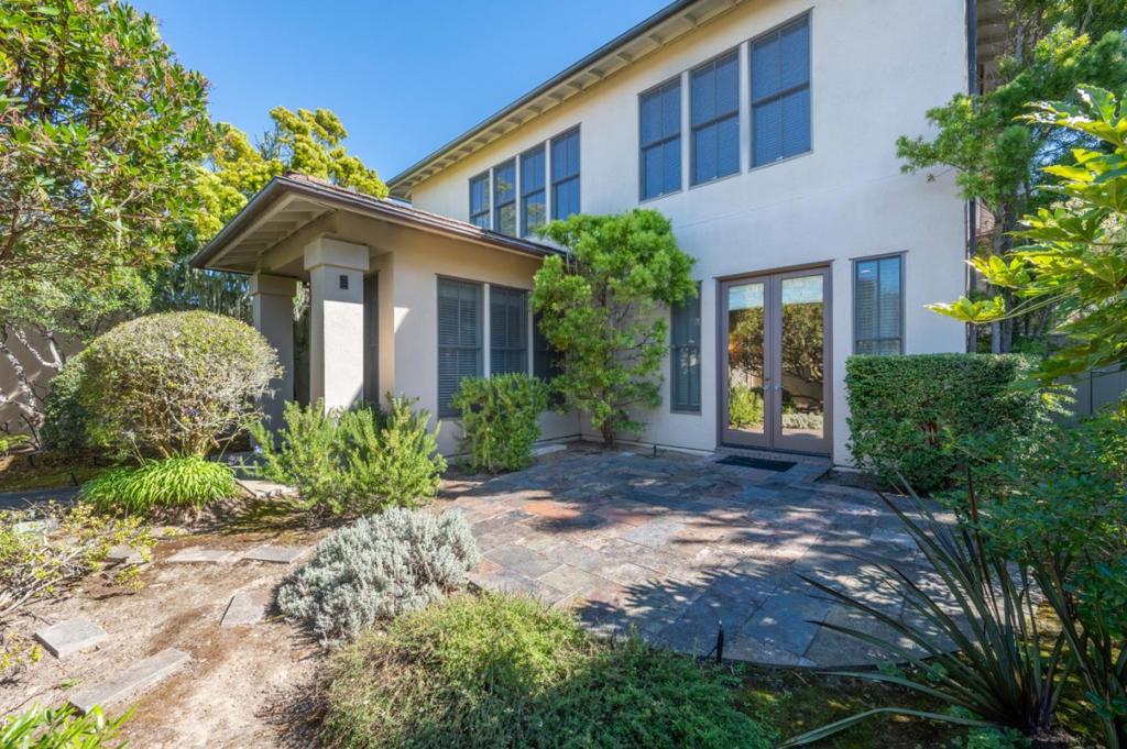 64 Spanish Bay Circle Property Photo 1