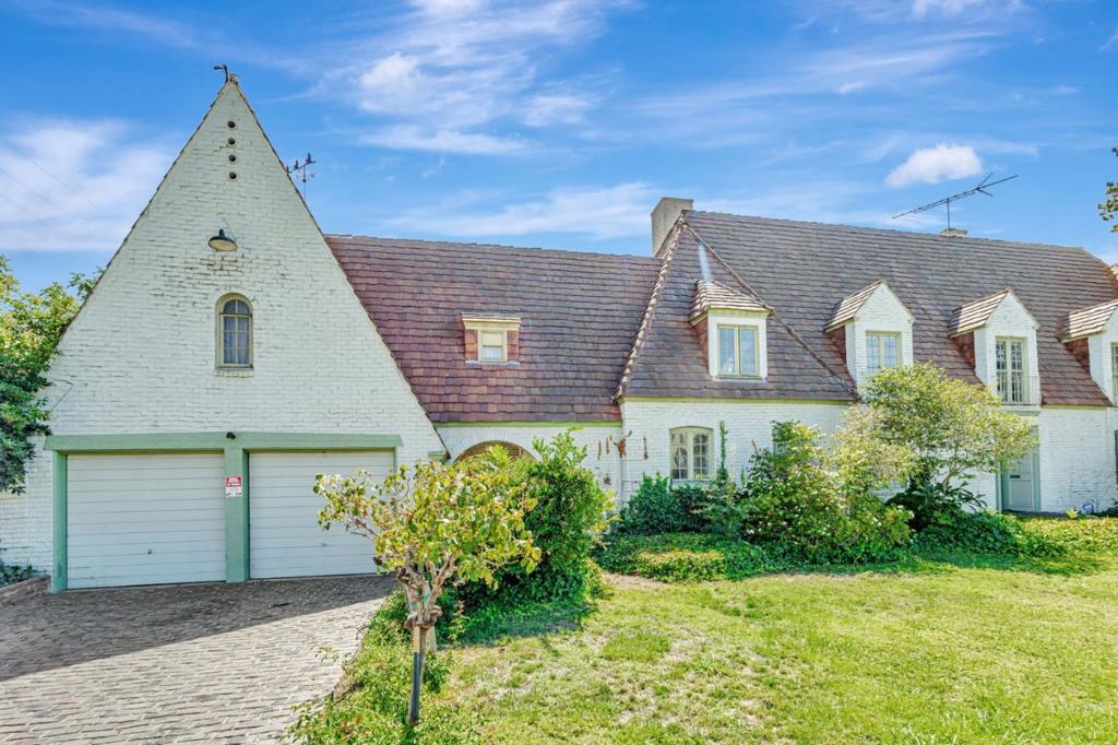 740 W Willow Street Property Photo 2