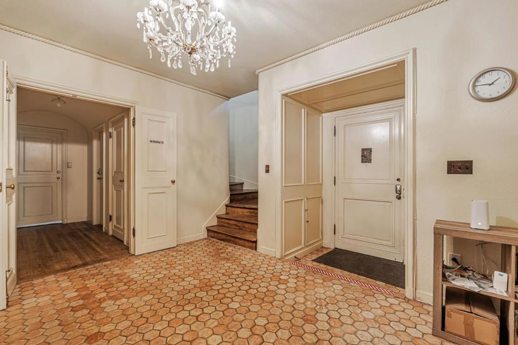 740 W Willow Street Property Photo 7