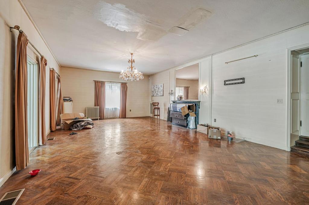 740 W Willow Street Property Photo 11