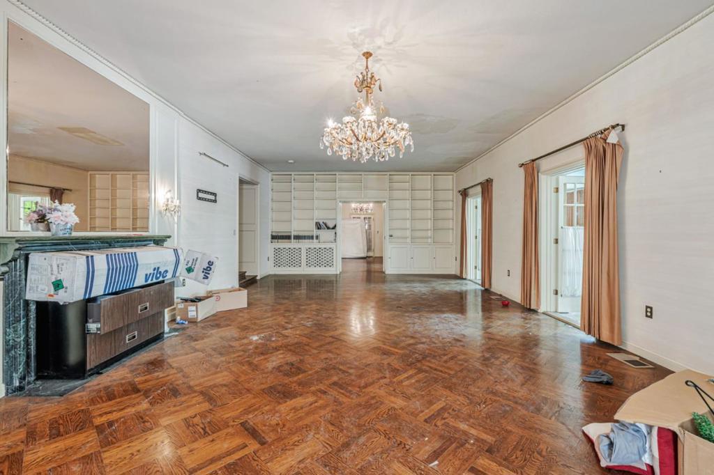 740 W Willow Street Property Photo 13