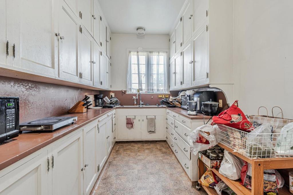 740 W Willow Street Property Photo 16